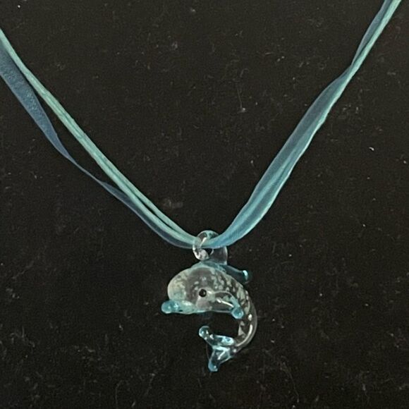 Girl’s 18” necklace with 0.5” sea blue resin dolphin pendant - Picture 1 of 12